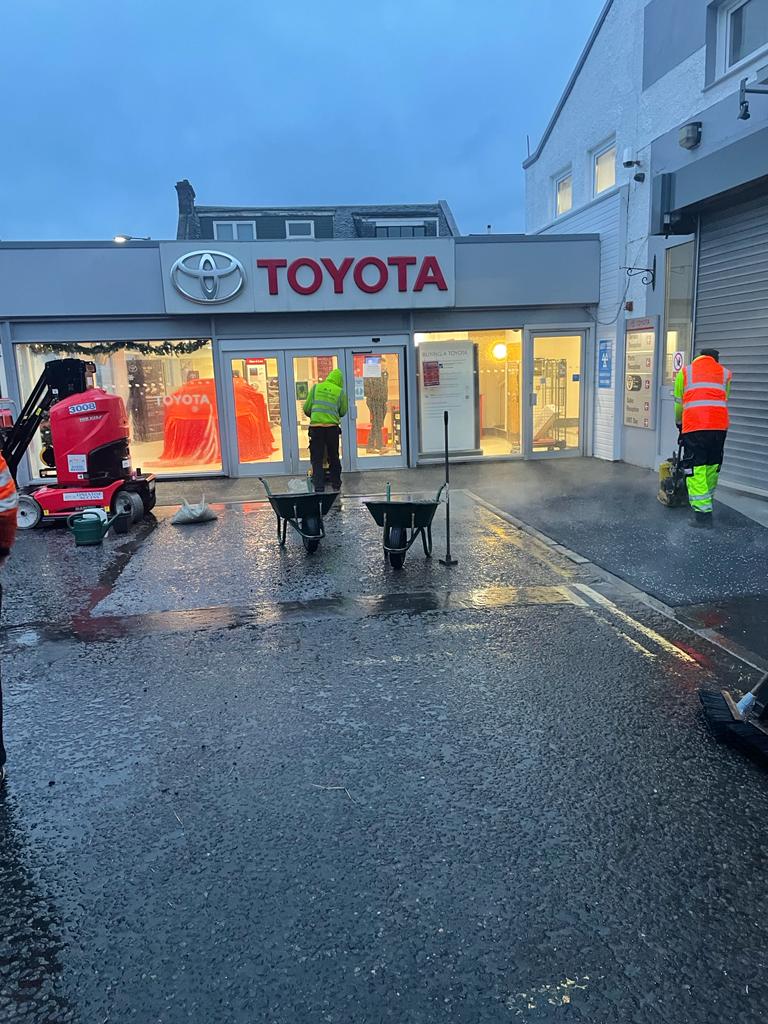 13b9aec3-d41e-46e7-afb1-38e3307a4533